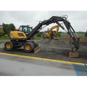 Koparka kołowa Mecalac 714 MW